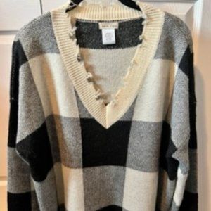 Main Strip Black and White Sweater
